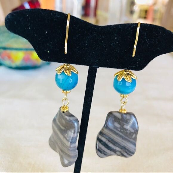 Pierced earrings  - Picture 3 of 4